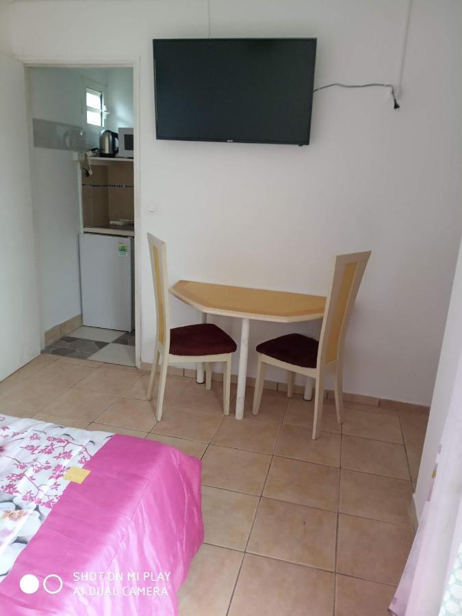Charmant Studio Dans Le Sud, Ideal Pour Un Couple Trois Mares Екстериор снимка